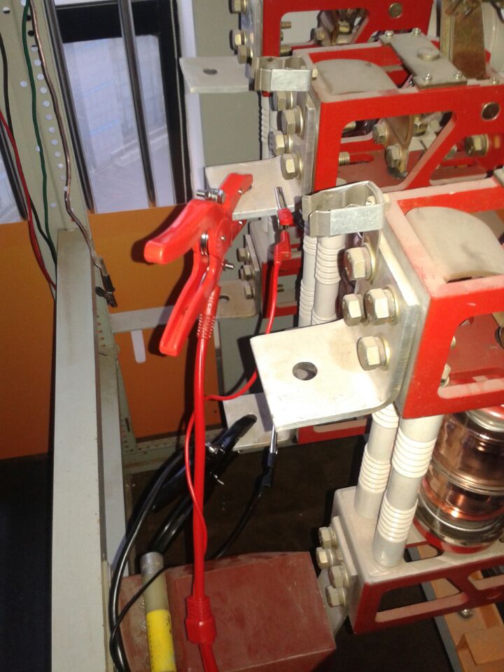 1484291851905678.jpg 电流钳靠外电压钳靠里.jpg